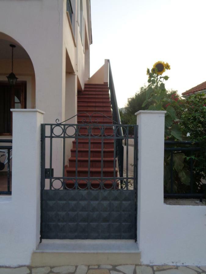 הוילה קרבומילוס Melissani House מראה חיצוני תמונה