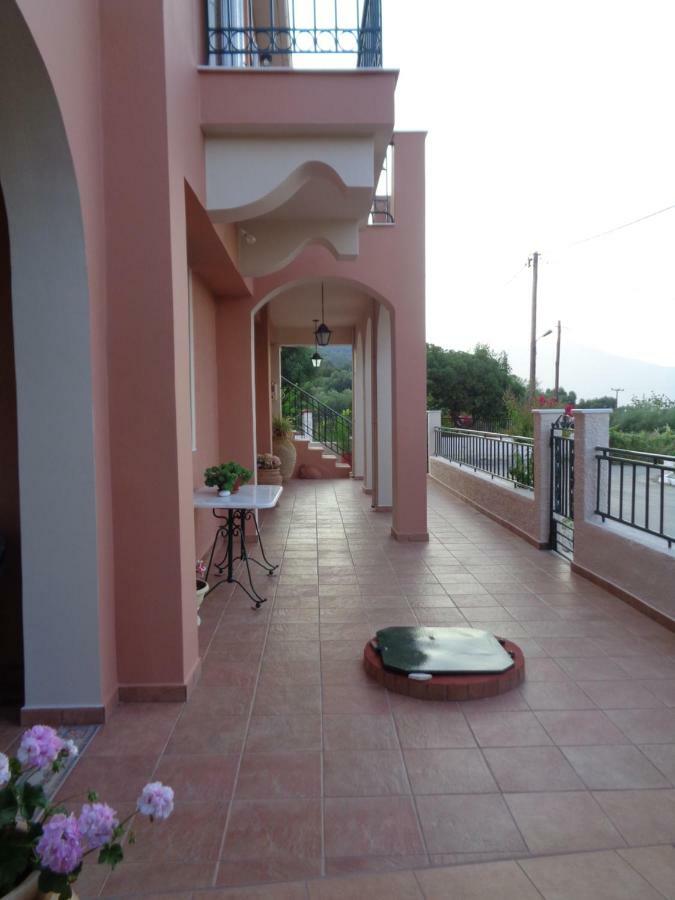 הוילה קרבומילוס Melissani House מראה חיצוני תמונה