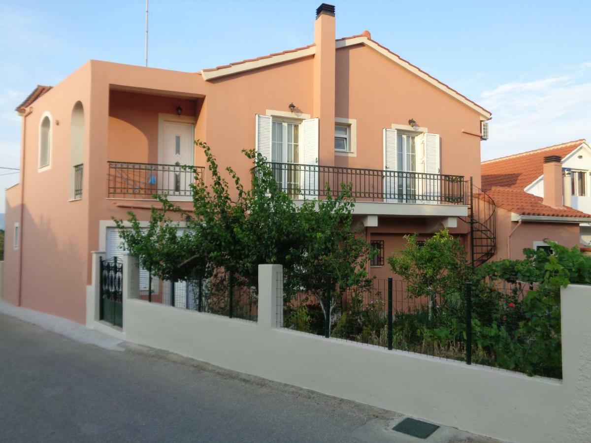 הוילה קרבומילוס Melissani House מראה חיצוני תמונה